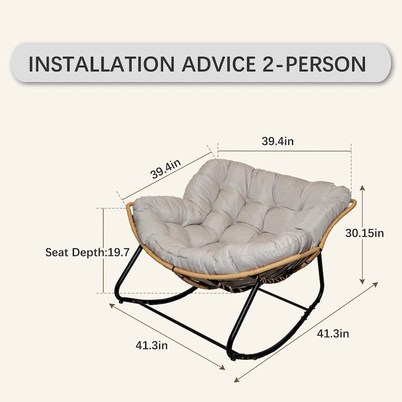 Schaukelstuhl in Eiform mit Rattandesign