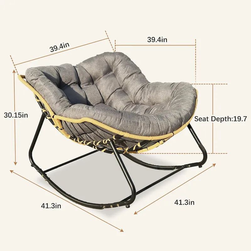 Schaukelstuhl in Eiform mit Rattandesign