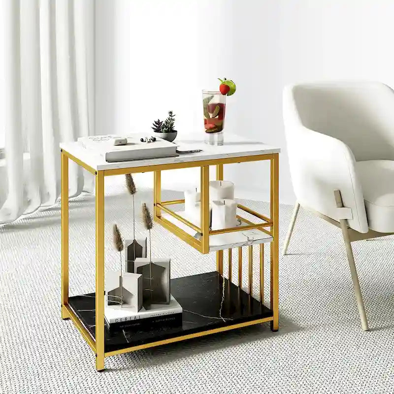 3-stufiger Beistelltisch in Marmoroptik mit goldenem Gestell