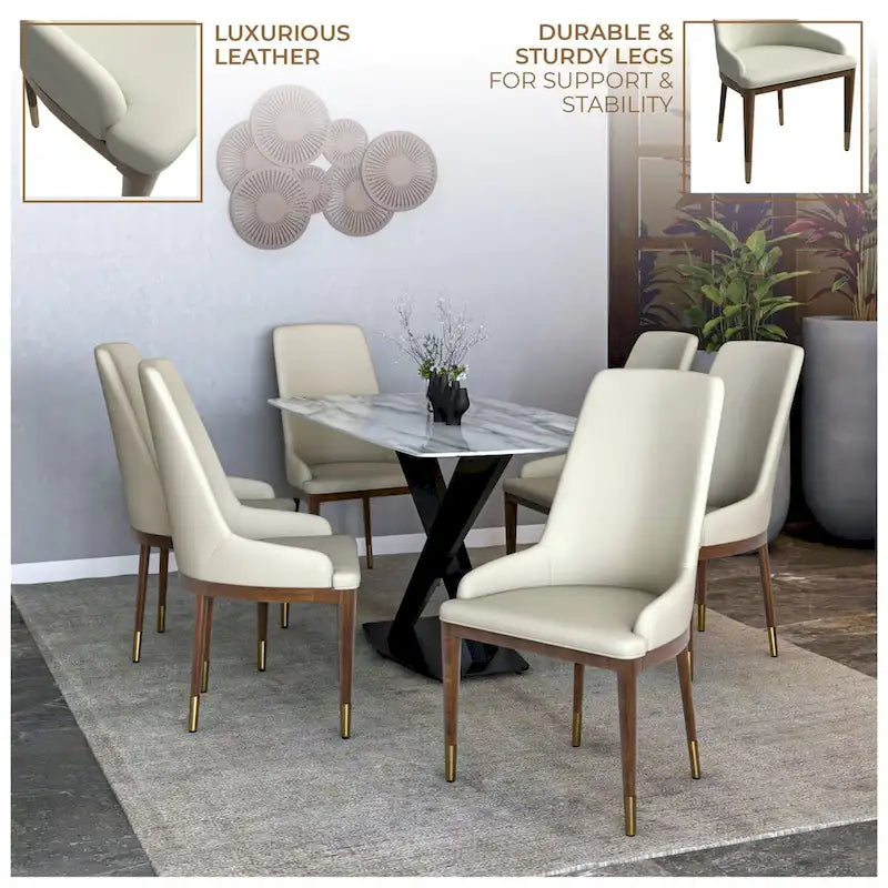 Gepolsterter Esszimmerstuhl aus Leder mit Rubberwood-Gestell, hoher Rückenlehne und goldfarbenen Akzentbeinen für das Wohnzimmer